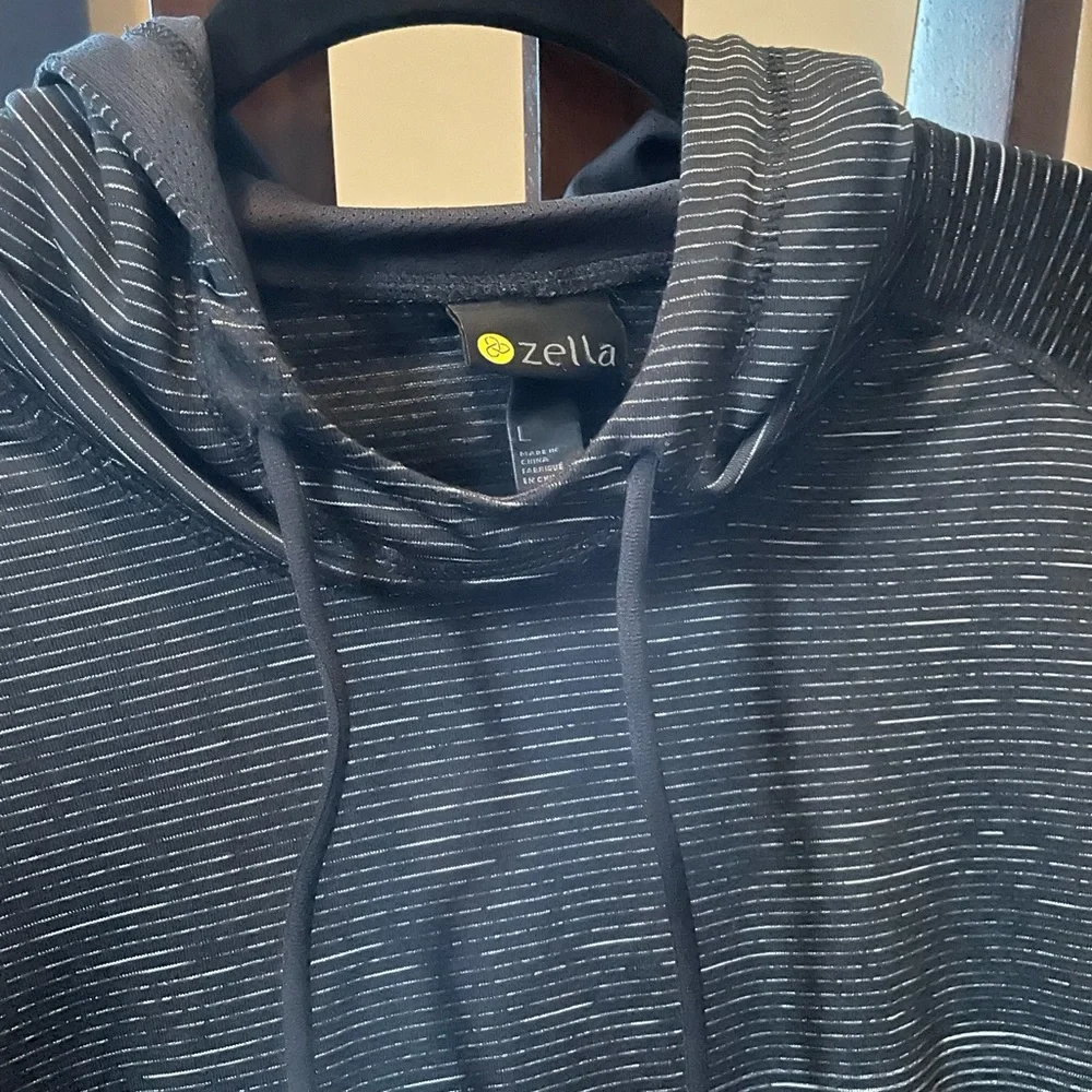 Zella Men's Black and Gray Striped Lightweight Hoodie